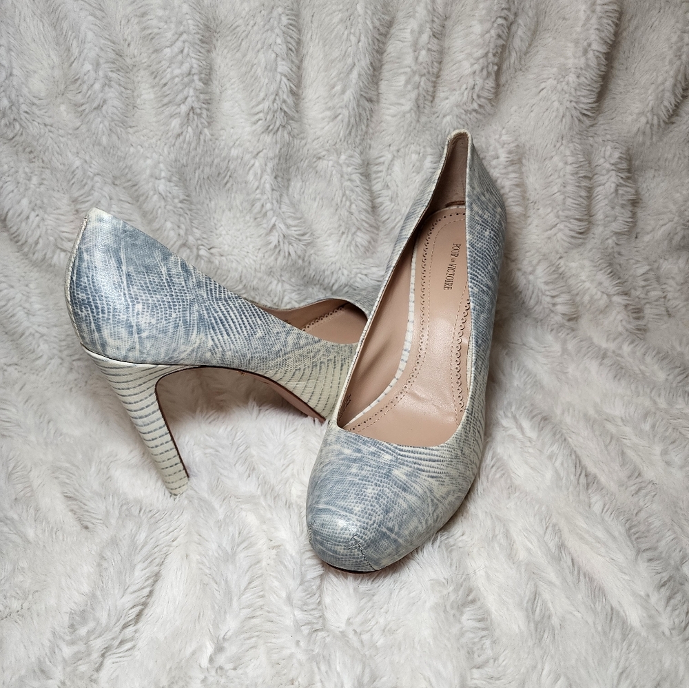 Pour La Victoire Textured Reptile Gray And White Stiletto Heels Size 10 New